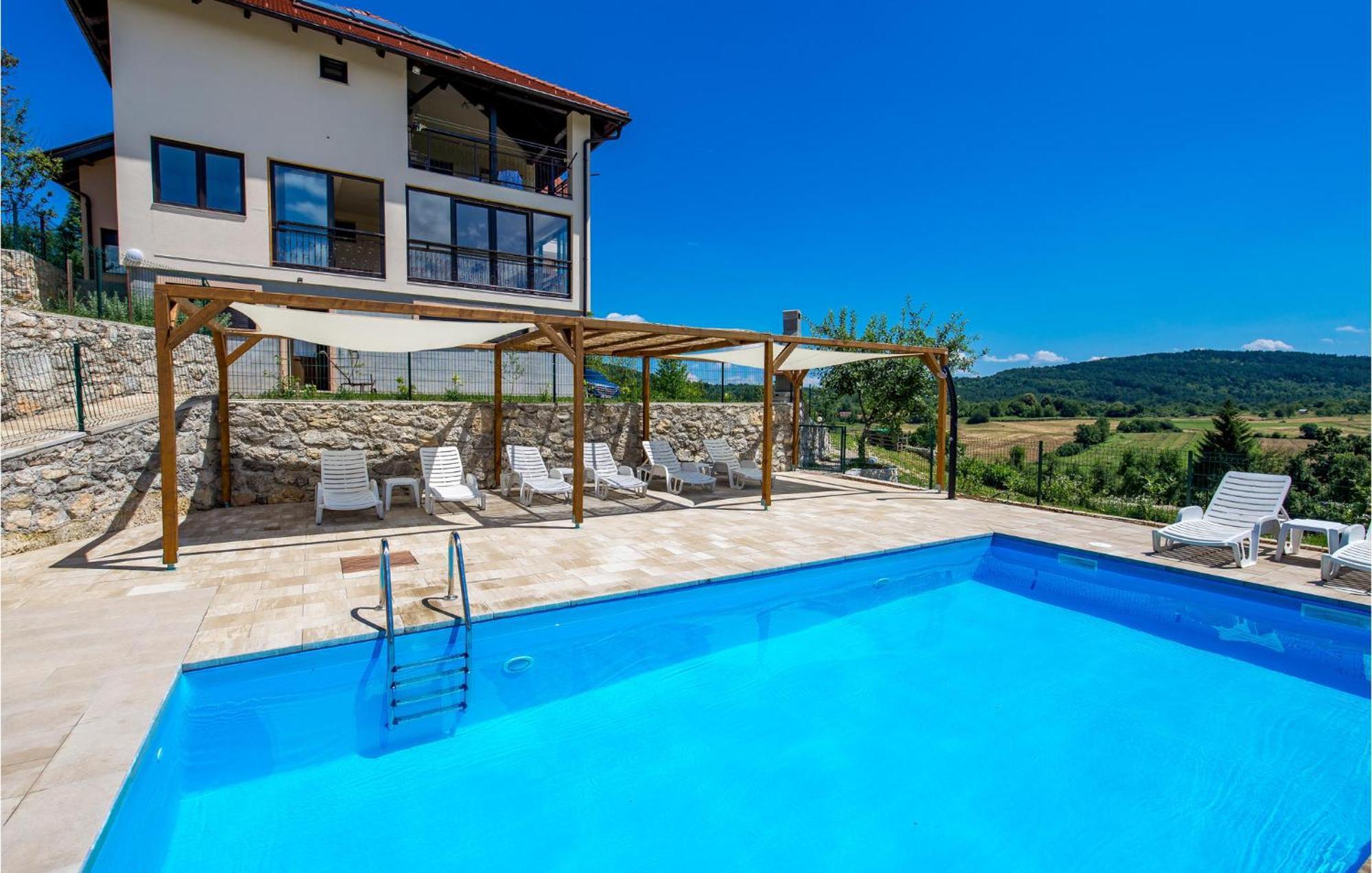 1 Bedroom Beautiful Apartment In Rakovica Exteriér fotografie