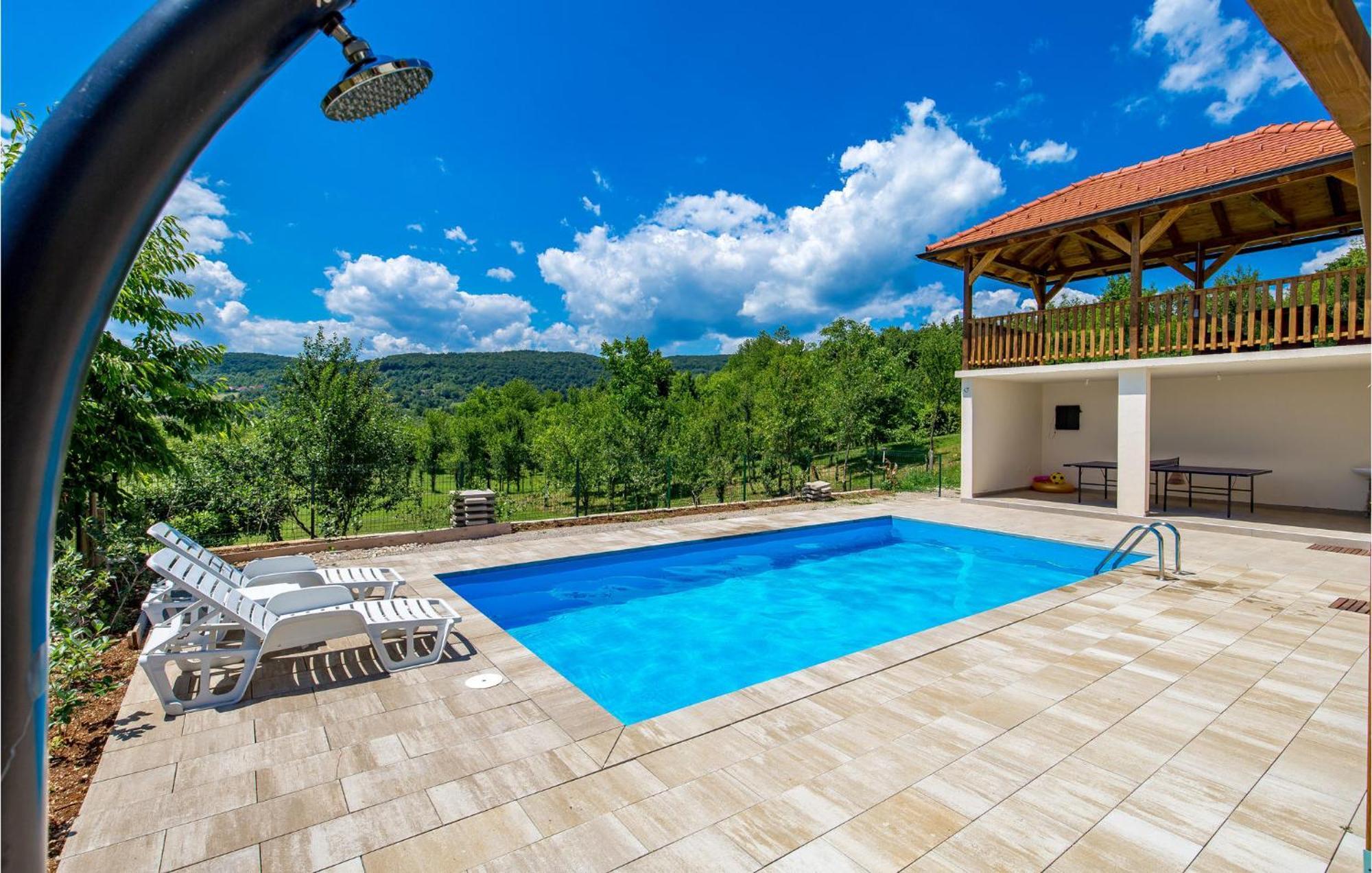 1 Bedroom Beautiful Apartment In Rakovica Exteriér fotografie