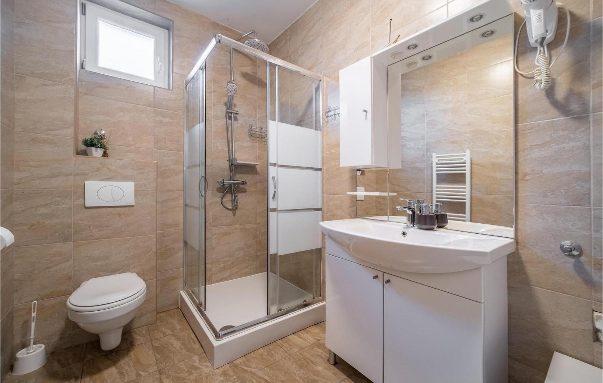 1 Bedroom Beautiful Apartment In Rakovica Exteriér fotografie